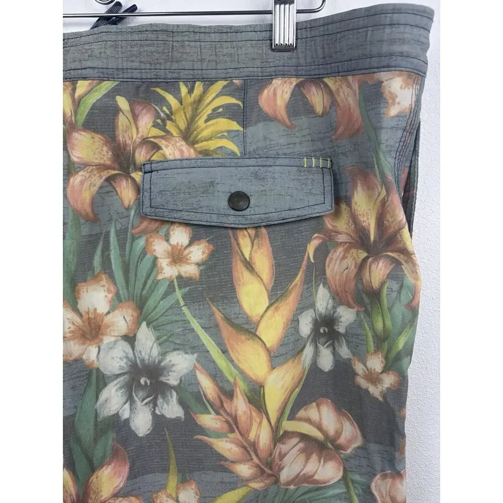 O’Neill Cruzers Board Shorts XL Tropical Floral Swim Trunks Surf Beach Men